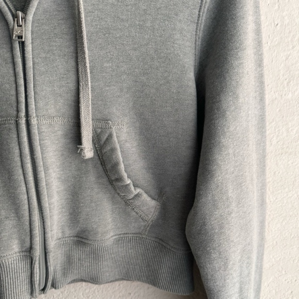 Hollister Cropped Micro Fleece Hoodie - Picture 6 of 12